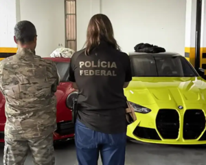Carros de luxo Porsches e Lamborghini do Careca do INSS serão leiloados