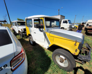 Caminhonete TOYOTA Bandeirante 4x4x leilão de frota policia militar