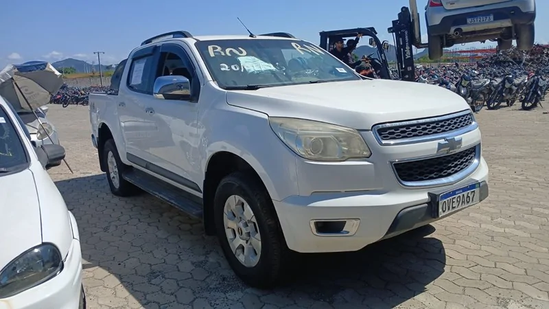 leilão veiculos detran es caminhonte S10