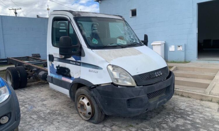 CAMINHÃO CAR. ABERT IVECO DAILY Leilão veiculos de prefeitura