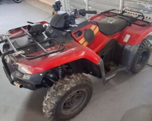Leilão veiculos de frota do governo estadual quadriciclo 4x4 vermelho