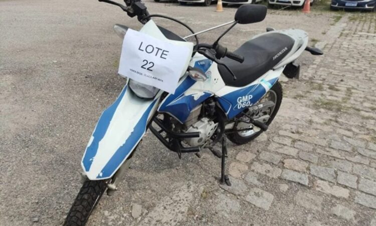 Prefeitura de Pinhais abre leilão com veículos, motos e equipamentos públicos avaliados em mais de R$ 527 mil