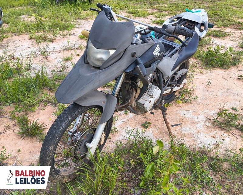 Moto Honda XRE 300 leilão de combate ao trafico